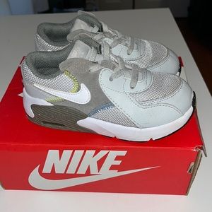 10C boy Nike sneakers